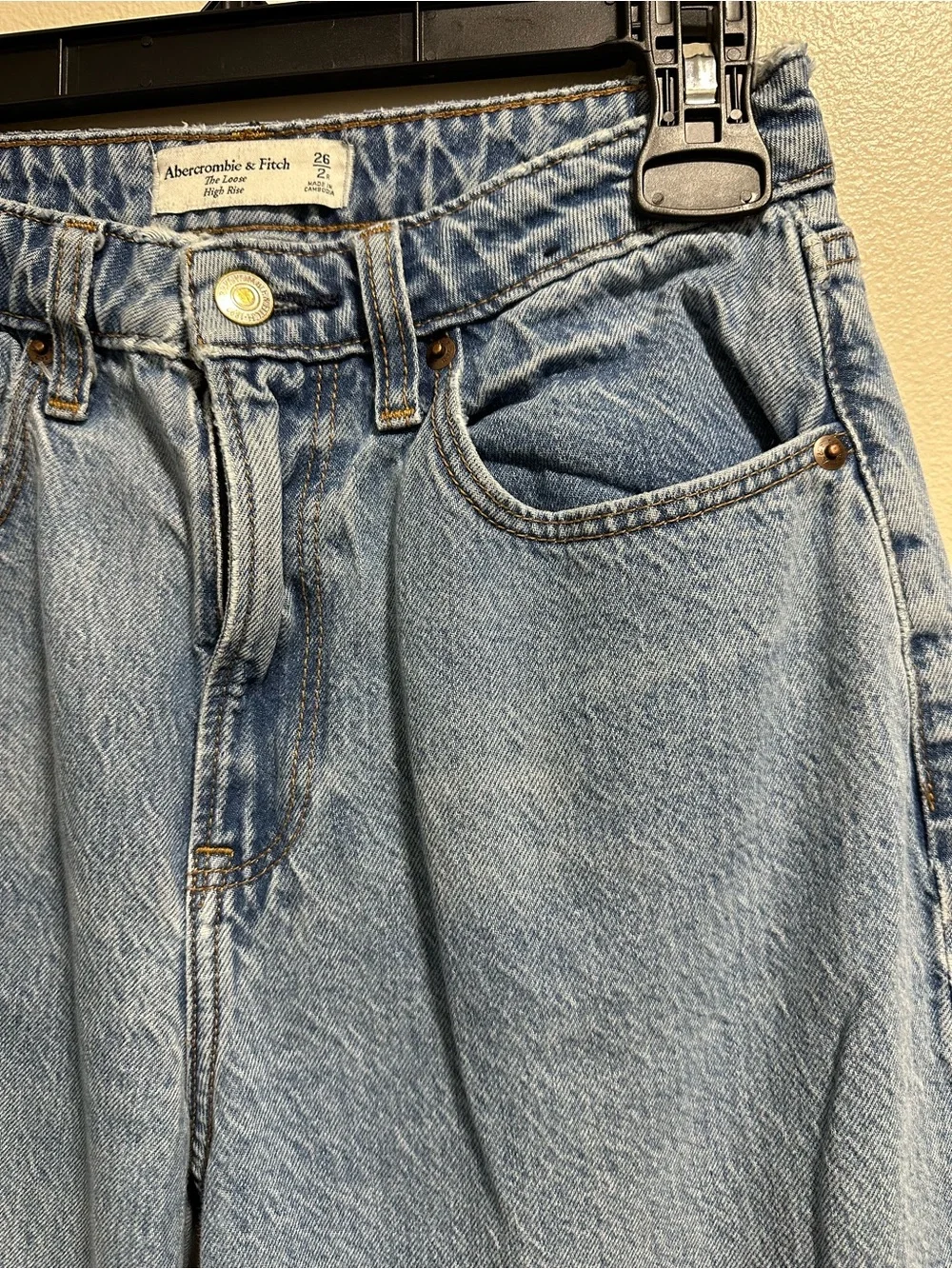 Abercrombie & Fitch Women’s Light Wash “The Loose” High Rise Curve Love Jeans